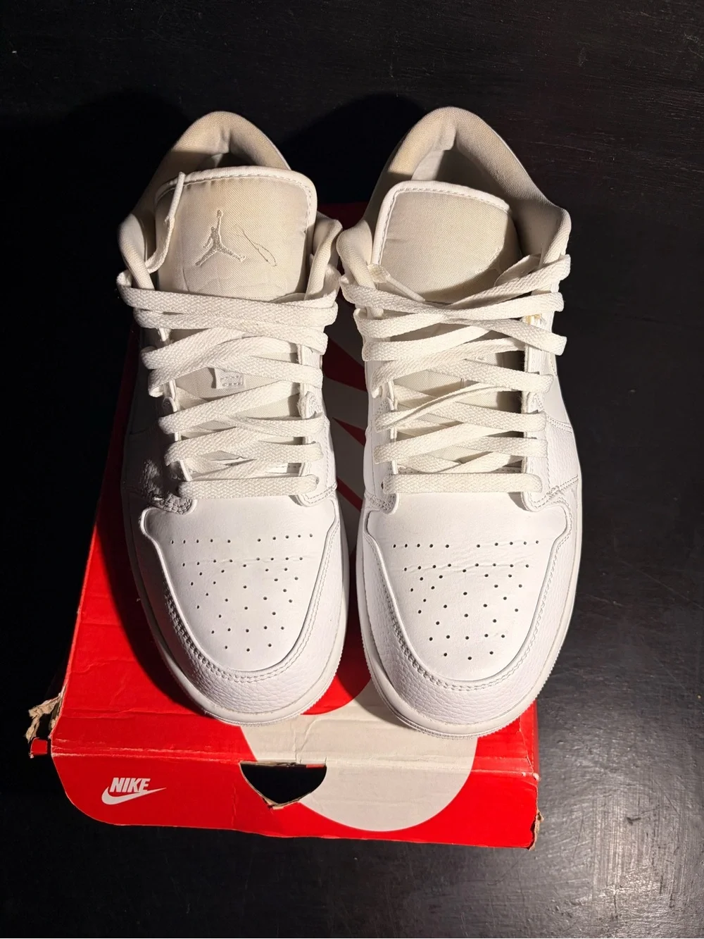 Nike Men’s White Low-Top Leather Sneakers